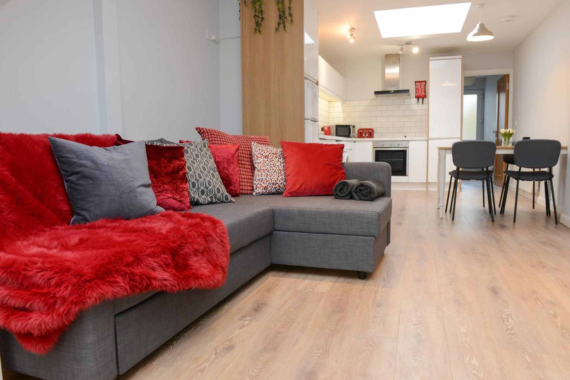 The Red Keep Fab Location - Two Bed - Two Bathrooms -Townhouse 戈尔韦 外观 照片